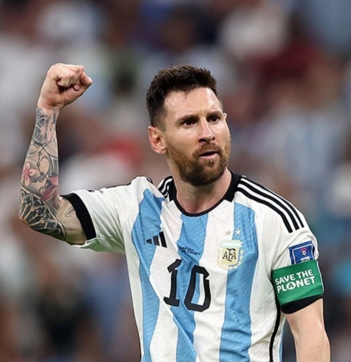 Lionel Messi reaches 900 career goals
